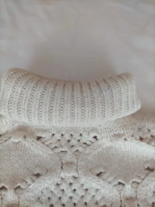 Jersey cuello vuelto beige