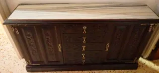 Aparador de entrada con mármol