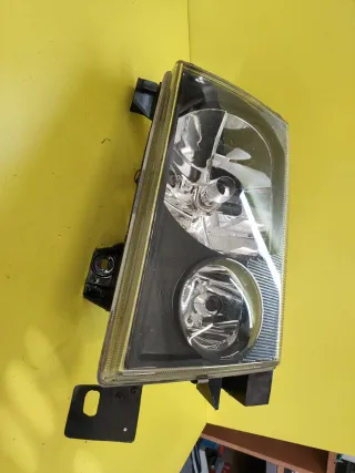 FARO DELANTERO DERECHO NISSAN TERRANO II FONDO OSC