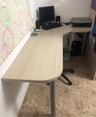 Litera ,escritorio y estanterías. URGE VENDER YA