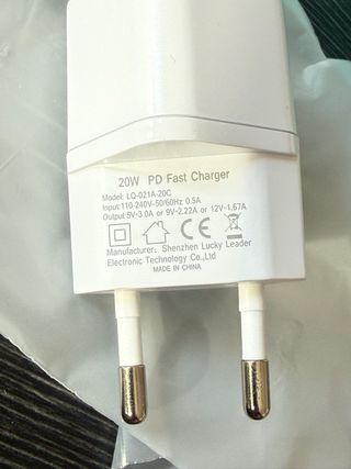 Cargador Rápido 20W USB-C + Cable Lightning