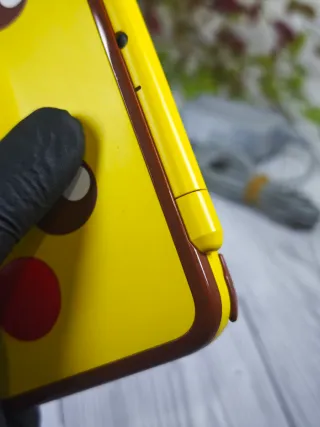 Consola Nintendo New 2DS XL Pikachu
