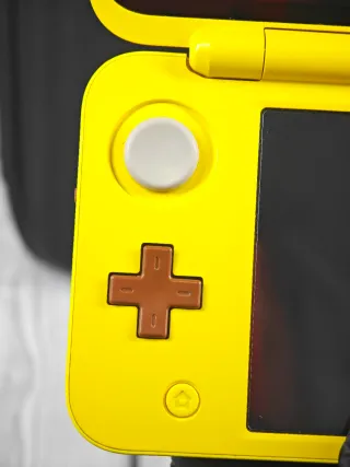 Consola Nintendo New 2DS XL Pikachu