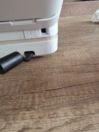 Impresora HP Blanca Envy 6532e con cartuchos XL.