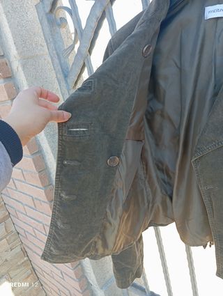 Giacca Velluto Donna in colore grigio.