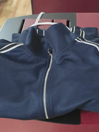 Chándal azul con cremallera