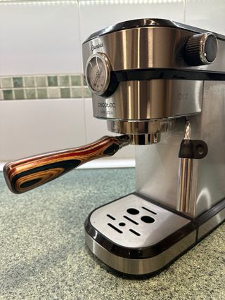 Cafetera Espresso Cecotec Cafelizzia 790 Accesorio