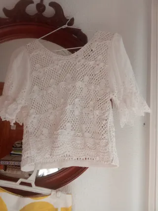 Conjunto Top Blanco y Falda fluida sedosa