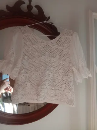 Conjunto Top Blanco y Falda fluida sedosa