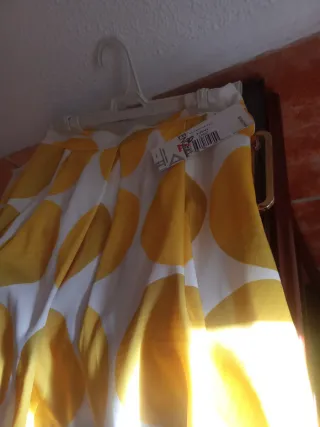 Conjunto Top Blanco y Falda fluida sedosa