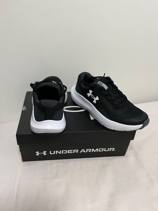 Zapatillas Under Armour talla 36 nuevas de niño
