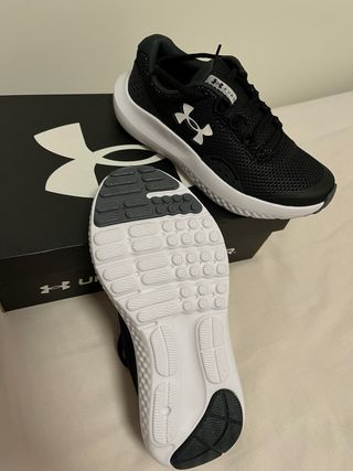 Zapatillas Under Armour talla 36 nuevas de niño
