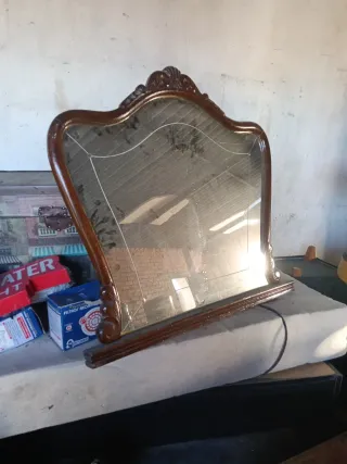 Mueble de entrada curvo con espejo