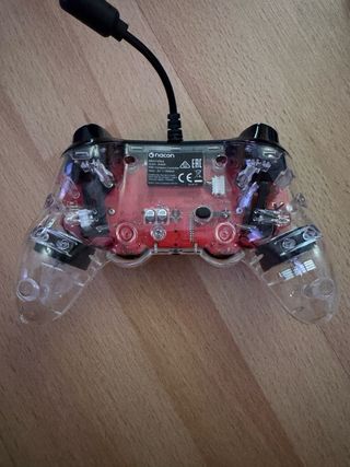 PS4 1TB + 3 Mandos + Cables