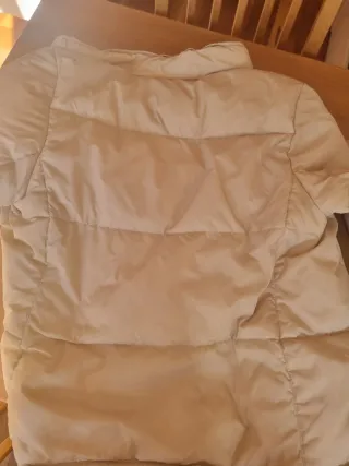 Abrigo acolchado beige niña