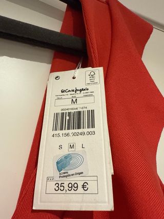 Mono largo con volantes. color coral.