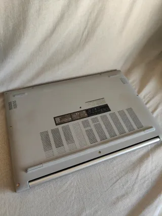 ASUS Vivobook F16 (X1605) i5-8GB