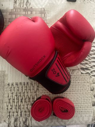 Guantes Boxeo Rojos 4 oz + Vendas