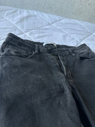 Pantalones vaqueros Zara negros