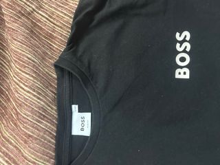 Camiseta BOSS Negra Logo Grande