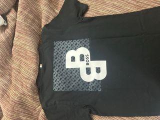 Camiseta BOSS Negra Logo Grande