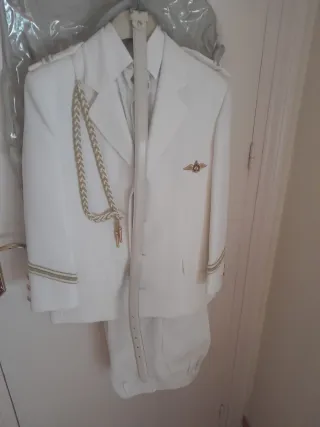 Traje de Comunión Blanco y Dorado y  azul marino ➡