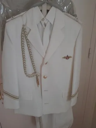 Traje de Comunión Blanco y Dorado y  azul marino ➡
