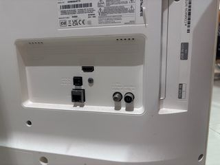 Televisión LG Blanca para Reparar