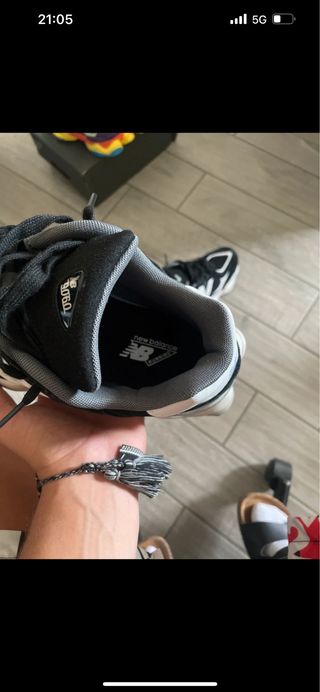 New Balance 9060 nero/grigio