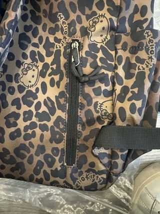 Mochila logo adidas  Hello Kitty Leopardo