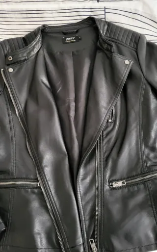 Cazadora motera cuero mujer talla M NUEVO