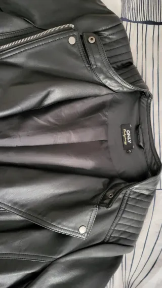 Cazadora motera cuero mujer talla M NUEVO