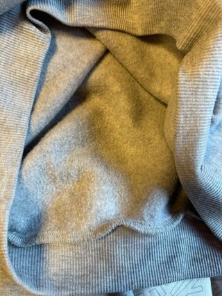 Sudadera gris M con pelo dentro