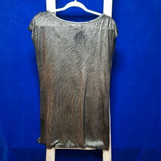Camiseta gris efecto metalizado