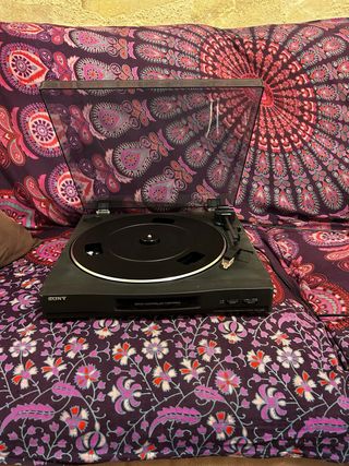 Giradischi Sony con controllo servo azionato