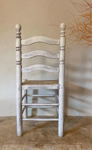 Sillas de madera blancas estilo rústico