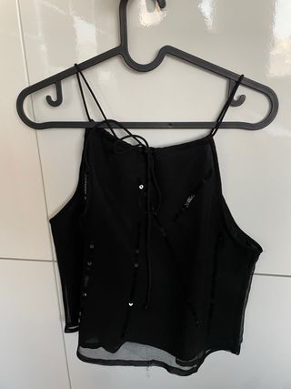 Top negro con lentejuelas