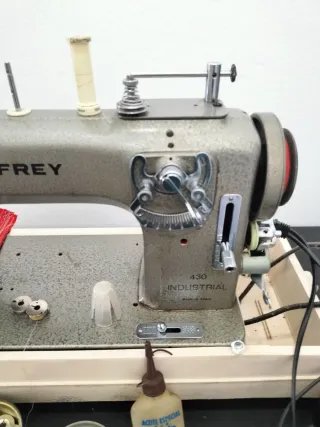 Máquina de coser industrial Refrey 430