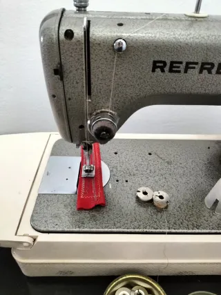 Máquina de coser industrial Refrey 430