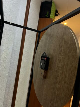 Estantería con Reloj de Madera y Metal