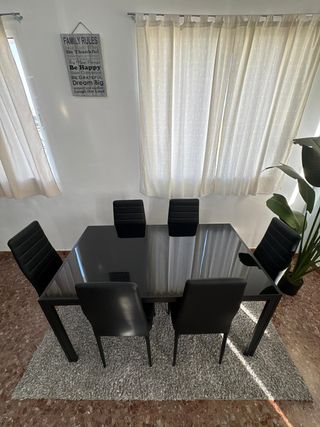 AFFARE!! Tavolo in vetro con 6 sedie bianche