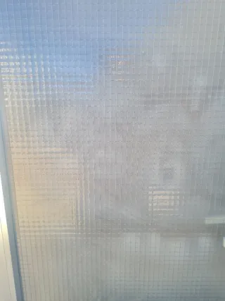 Puerta de aluminio con cristal