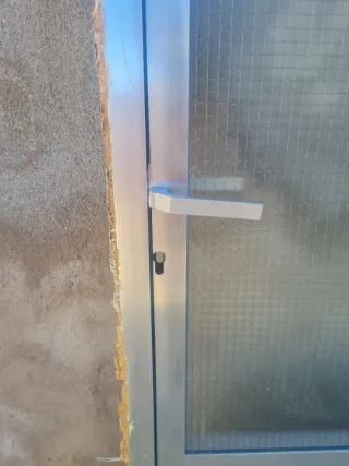 Puerta de aluminio con cristal