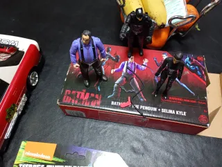 Lotto di action figure Batman e tartarughe ninja v