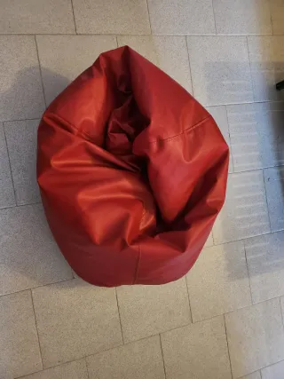 Pera sofá individual roja