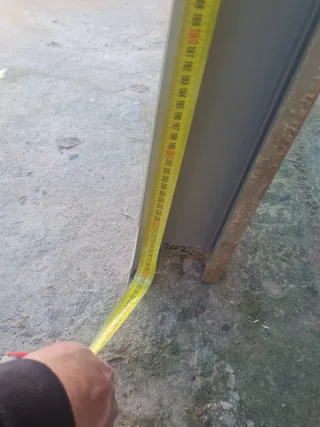 Puerta de aluminio con cristal