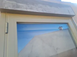 Puerta de aluminio con cristal