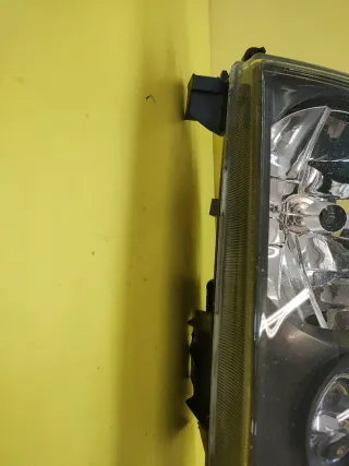 FARO DELANTERO DERECHO NISSAN TERRANO II FONDO OSC