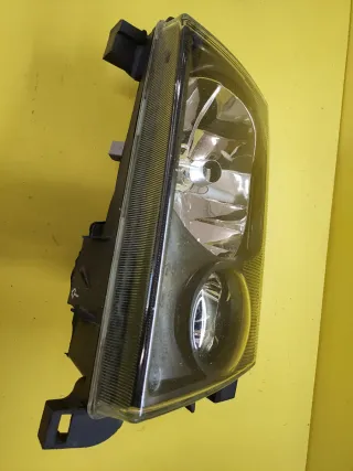 FARO DELANTERO DERECHO NISSAN TERRANO II FONDO OSC