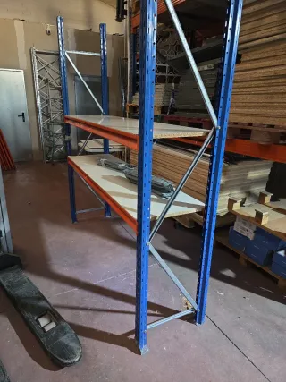 Estanterías industriales metálica y madera